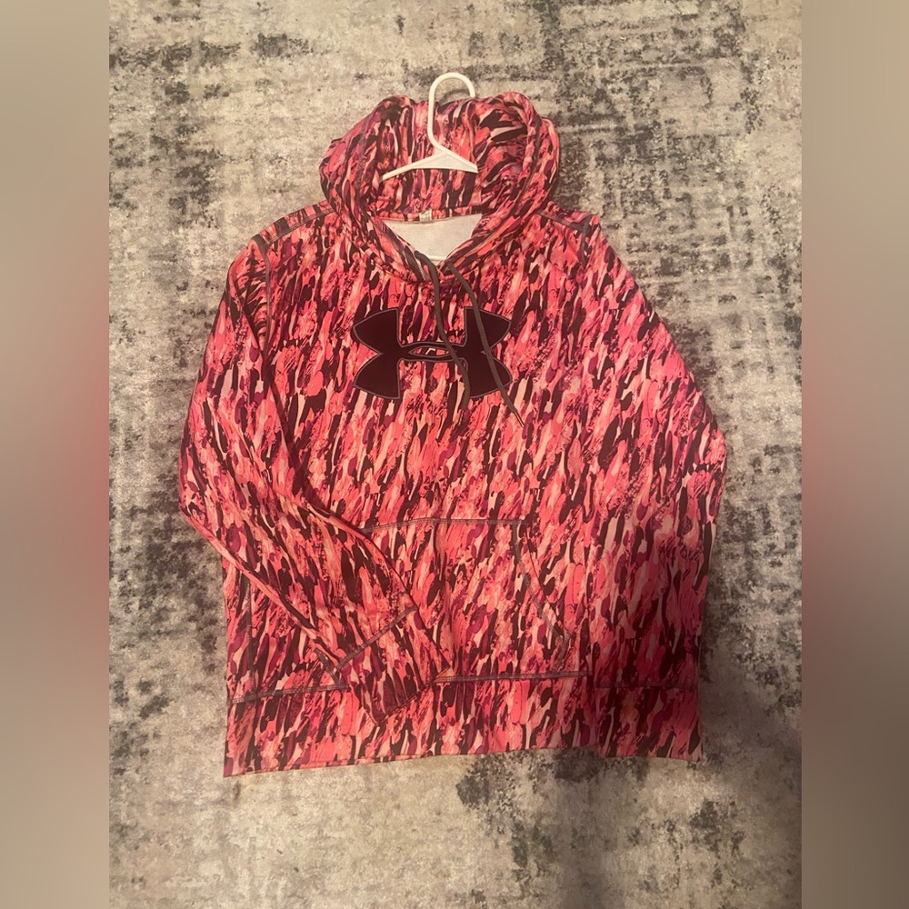 Size medium under armor in good condition